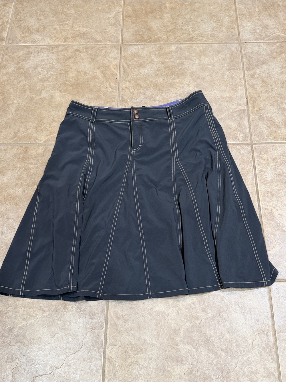 Womenβs Black A-Line Stitch-Panel Skirt by Athleta. Size 12T